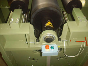 Flex cell with rubber coated flex cylinder in Flexing machine type FCK